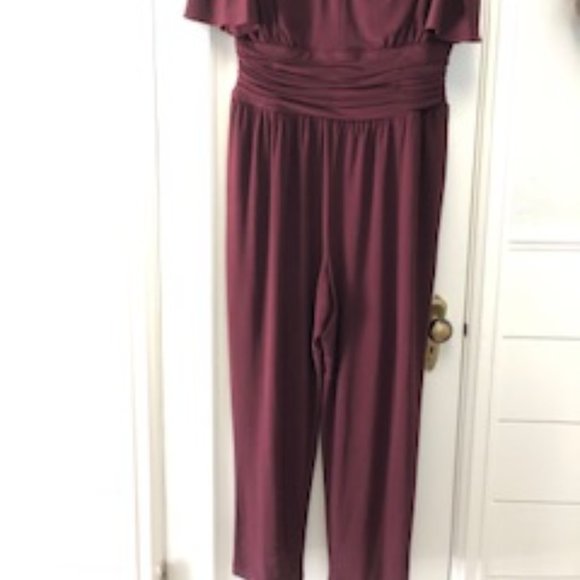 Jumpsuit by Taylor - Picture 2 of 9